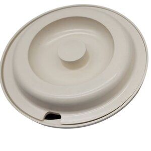 Ultra 21 1 small dishes Tupperware approx 2 cups